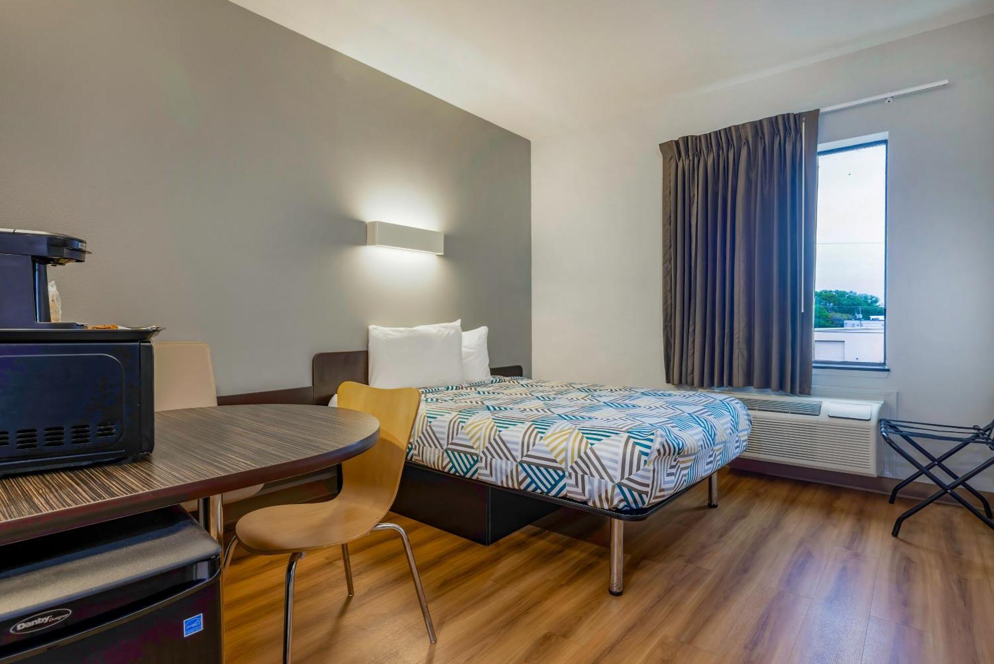 Studio 6 Suites Texas City, Tx I 45 South Техас Сити Экстерьер фото